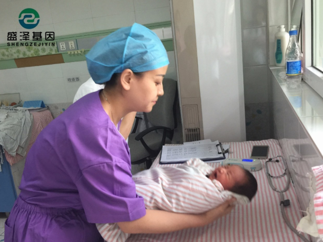 亲子鉴定解开真相：O型血的夫妻为何生下B型血婴儿？